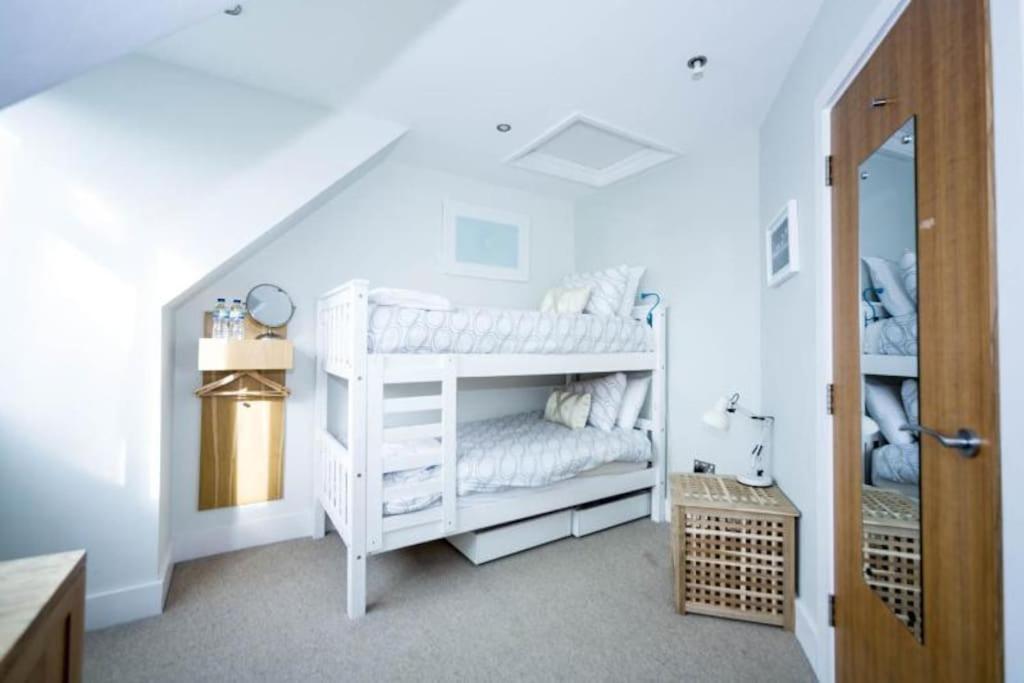Edge14- Spacious, Stylish And Near The Beach! New Quay Εξωτερικό φωτογραφία