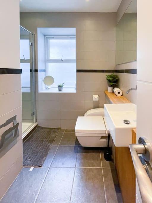 Edge14- Spacious, Stylish And Near The Beach! New Quay Εξωτερικό φωτογραφία