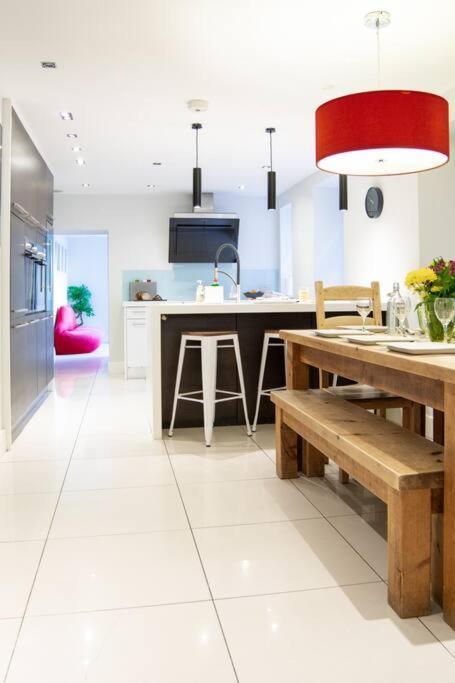 Edge14- Spacious, Stylish And Near The Beach! New Quay Εξωτερικό φωτογραφία
