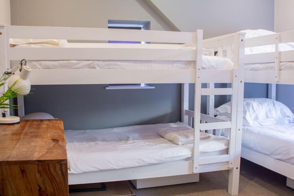 Edge14- Spacious, Stylish And Near The Beach! New Quay Εξωτερικό φωτογραφία