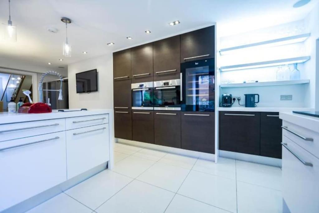 Edge14- Spacious, Stylish And Near The Beach! New Quay Εξωτερικό φωτογραφία