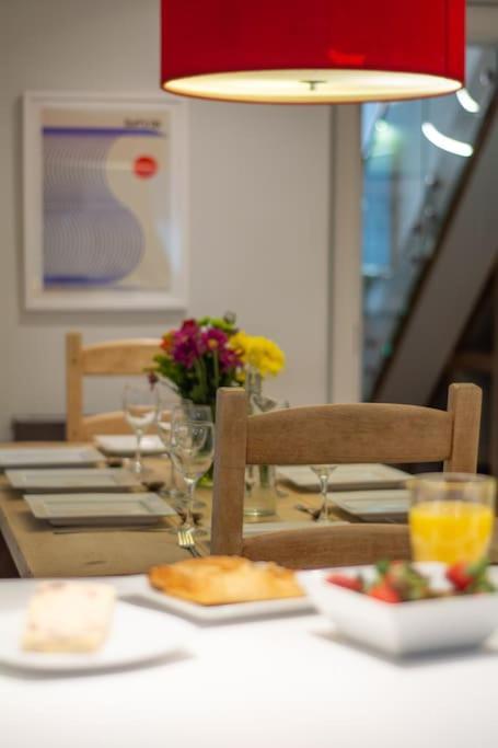 Edge14- Spacious, Stylish And Near The Beach! New Quay Εξωτερικό φωτογραφία